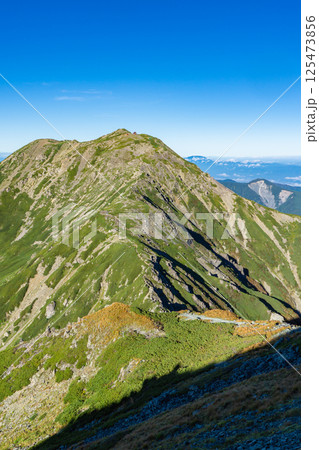 悪沢岳から見る荒川岳(中岳)南アルプス 悪沢岳と荒川岳登山 悪沢岳から見る荒川岳(中岳)南アルプス 悪沢岳と荒川岳登山 125473856