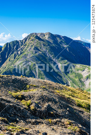 荒川岳から赤石岳と小赤石岳　南アルプス　悪沢岳と荒川岳登山 125473874