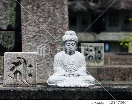 壺阪寺の石像 125473964