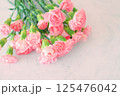 カーネーションの花束 125476042