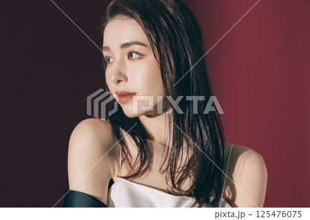 クールライティングのビューティーイメージ 125476075