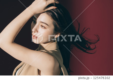 クールライティングのビューティーイメージ 125476102