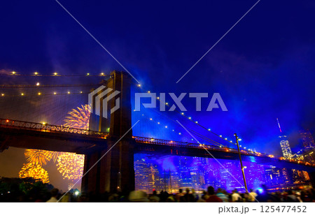 July 4th 2014 fireworks Brooklyn bridge Manhattan 125477452