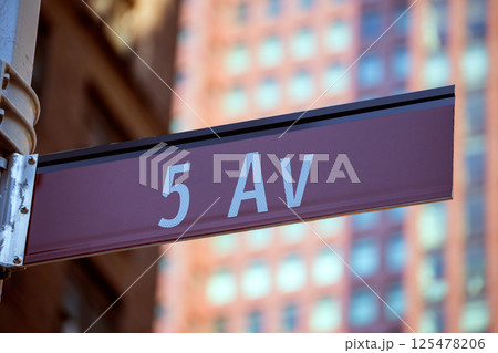 Fift avenue sign 5 th Av New York Mahnattan 125478206