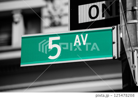 Fift avenue sign 5 th Av New York Mahnattan Fift avenue sign 5 th Av New York Mahnattan 125478208