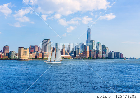 Manhattan skyline New York sunshine US 125478285