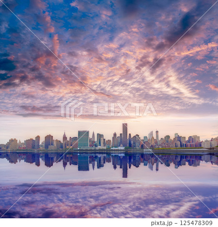 Manhattan New York skyline at sunset East River Manhattan New York skyline at sunset East River 125478309