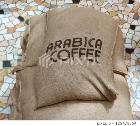 Full coffee sack 125478554
