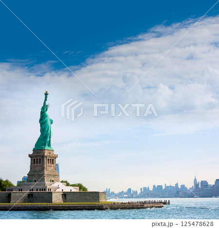 Statue of Liberty New York and Manhattan USA 125478628