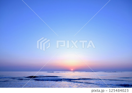 河原子海岸の日の出 4月下旬 河原子海岸の日の出 4月下旬 125484023