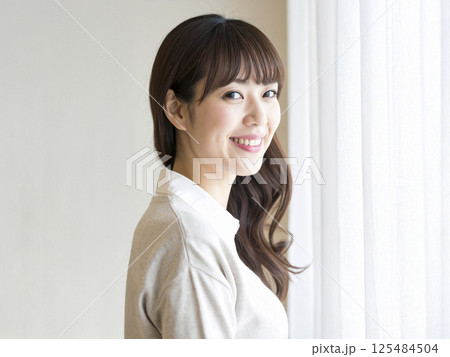 若い日本人の女性　AI生成画像  125484504