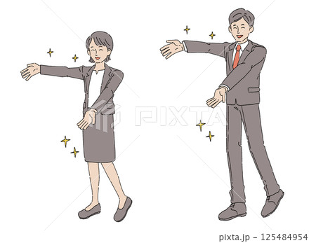 両手を広げて楽しそうなスーツ姿の男性と女性 125484954