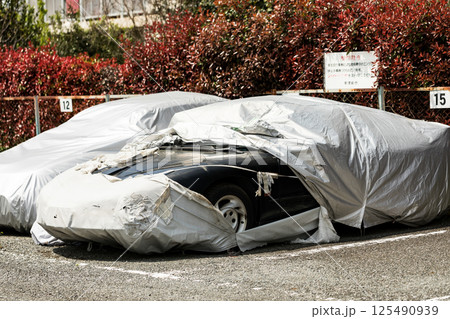 月極駐車場の放置自動車 月極駐車場の放置自動車 125490939