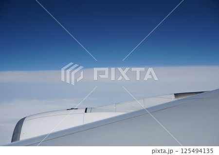 飛行機から見た風景 125494135