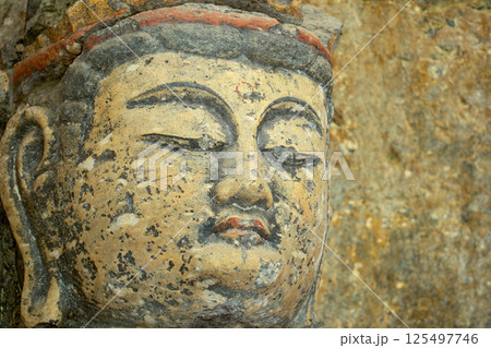 臼杵石仏の大日如来像 125497746