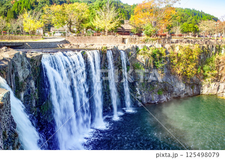 原尻の滝　紅葉 125498079