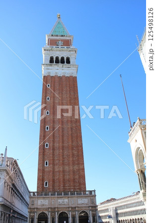 イタリア ヴェネツィア サン・マルコ広場の鐘楼 イタリア ヴェネツィア サン・マルコ広場の鐘楼 125498126