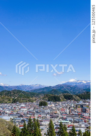 岐阜県高山市と山の風景 岐阜県高山市と山の風景 125500465