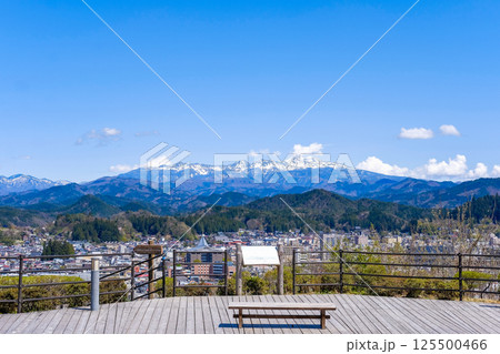 岐阜県高山市と山の風景 岐阜県高山市と山の風景 125500466