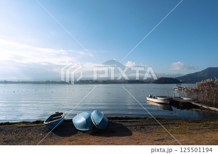 Fuji Mountain with cloud and maple leaves Fuji Mountain with cloud and maple leaves 125501194