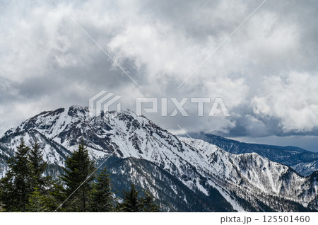 岐阜県高山の穂高連峰 岐阜県高山の穂高連峰 125501460