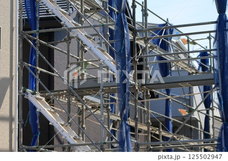 戸建て住宅の外部足場 125502947