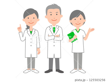 男性医師と女医と理学療法士　全身ポーズ 125503256