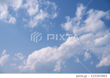 春の空 春空 青空 空だけ 山梨県 4月 素材 春の空 春空 青空 空だけ 山梨県 4月 素材 125503903