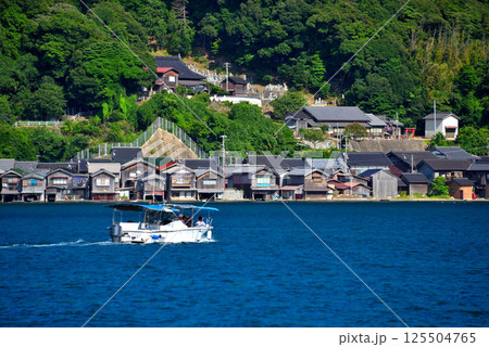 関西・近畿・丹後半島・伊根の舟屋・開放的な気分で海の京都を観光する海上タクシー・京都府伊根町(1) 関西・近畿・丹後半島・伊根の舟屋・開放的な気分で海の京都を観光する海上タクシー・京都府伊根町(1) 125504765