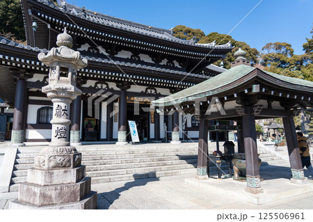 鎌倉 長谷寺 金色提灯の山門 鎌倉 長谷寺 金色提灯の山門 125506961