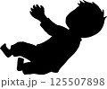 落ちる子供シルエット 125507898
