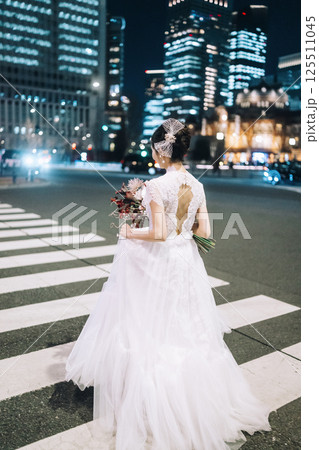東京駅前撮り、女性モデル 125511045