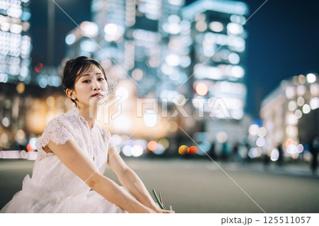 東京駅前撮り、女性モデル 東京駅前撮り、女性モデル 125511057