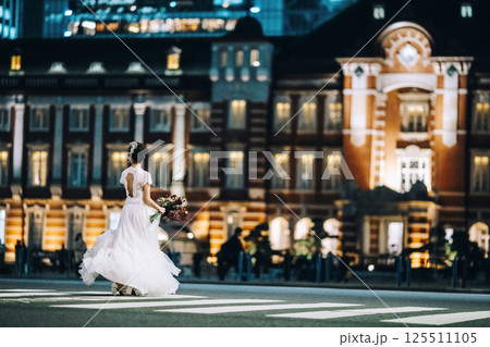 東京駅前撮り、女性モデル 東京駅前撮り、女性モデル 125511105