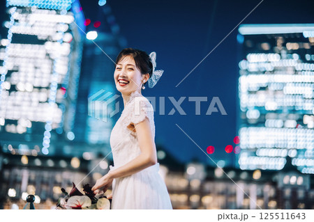 東京駅前撮り、女性モデル 125511643