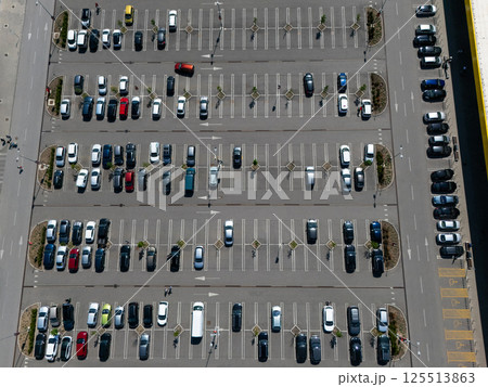 Shopping mall parking space. 125513863