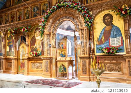 Paschal Artos (Easter bread) in front of opened royal doors. An artos is a loaf of leavened bread Paschal Artos (Easter bread) in front of opened royal doors. An artos is a loaf of leavened bread 125513986