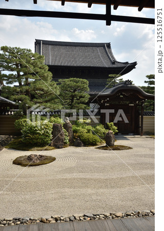 大本山建仁寺　方丈庭園「大雄苑」と法堂(京都市東山区) 125516751