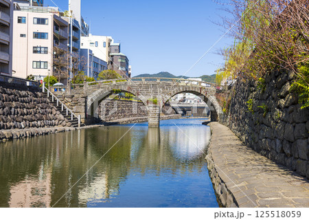 長崎・眼鏡橋と中島川の流れ 125518059