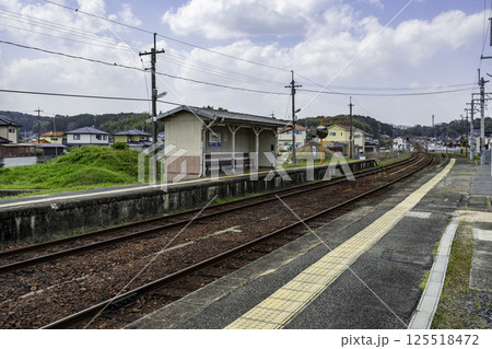 勝間田 JR勝間田駅 ホームと線路 岡山県勝央町 勝間田 JR勝間田駅 ホームと線路 岡山県勝央町 125518472
