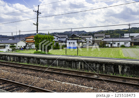 勝間田　JR勝間田駅　ホームと線路　岡山県勝央町 125518473