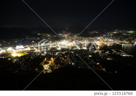 稲佐山から見る長崎の夜景 125518760