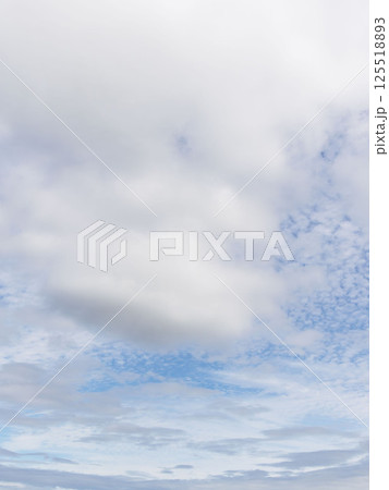 雨の後、　空に晴れ間が徐々に広がりだす29 125518893