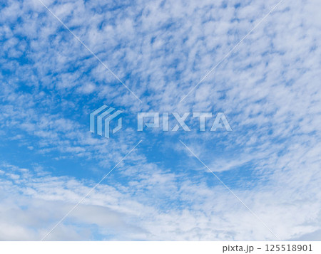 雨の後、　空に晴れ間が徐々に広がりだす37 125518901