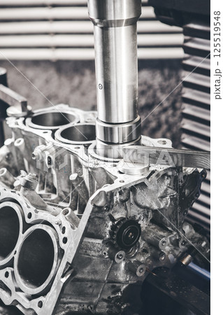 Automatic engine cylinder boring on machine with computer numerical control. Repair and elimination of engine score.  125519548