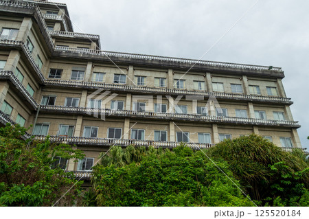 日本の東京都八丈島の古くてとても美しい建物 日本の東京都八丈島の古くてとても美しい建物 125520184