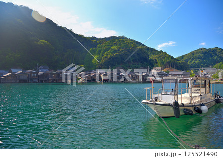 関西・近畿・丹後半島・伊根の舟屋・伊根町七面山駐車場が乗船口、小型の遊覧船・京都府伊根町(3) 125521490