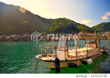 関西・近畿・丹後半島・伊根の舟屋・七面山駐車場から眺める、夕陽に染まる海の京都・京都府伊根町(4) 関西・近畿・丹後半島・伊根の舟屋・七面山駐車場から眺める、夕陽に染まる海の京都・京都府伊根町(4) 125522216