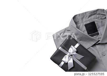Father's Day, Grey shirt and gift box, isolated on white, PNG Father's Day, Grey shirt and gift box, isolated on white, PNG 125527595