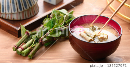 春の贅沢 イタドリのお味噌汁 125527971